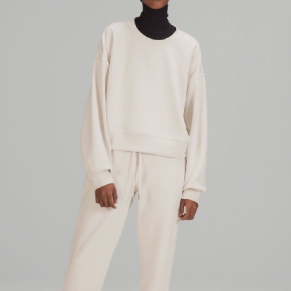 Lululemon Softstreme Perfectly Oversized Cropped Crew - Picture 4 of 10